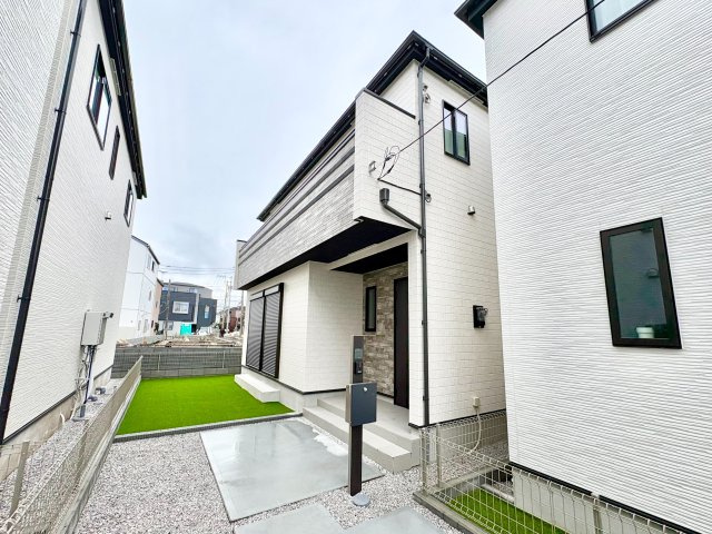 《仲介手数料半額》富士見市上沢1丁目　全4棟　B号棟の外観|4LDKで家族が暮らしやすく、鶴瀬小学校も徒歩8分。長期優良住宅なのも魅力です。