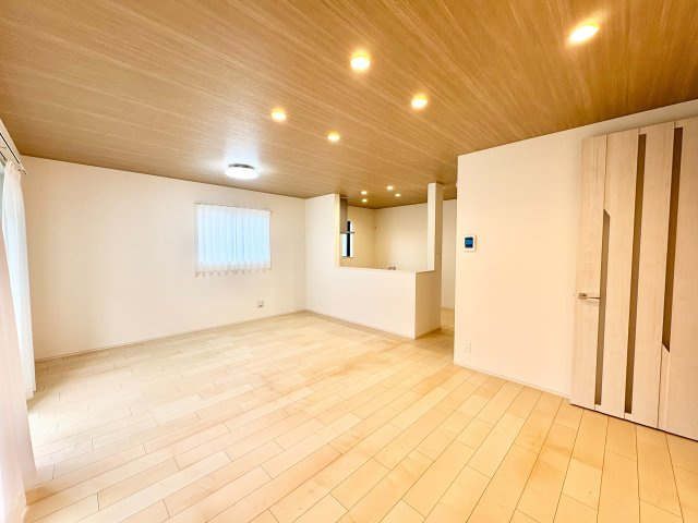 《仲介手数料半額》富士見市上沢1丁目　全4棟　B号棟の居間・リビング|LDK18帖