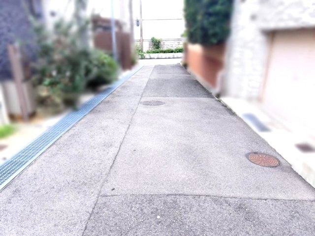 西岡本4丁目の駐車場|盗難の被害や雨や風などから愛車を守れる
シャッター付き車庫
