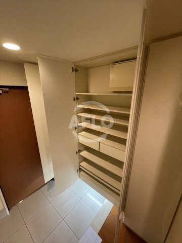 淀屋橋アップルタワーレジデンスの玄関|淀屋橋アップルタワーレジデンス　シューズボックス