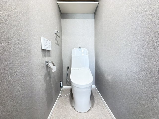 三愛シティライフ吉塚のトイレ|【新品】新品交換したトイレは清潔で温水洗浄便座付きです。