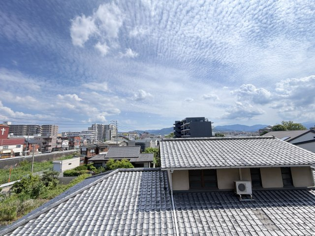 ロイヤルマンションユトリテ田島の展望|【眺望】周辺に高い建物がなく開放感あふれる眺望、爽やかな風がお部屋全体に舞い込みます。