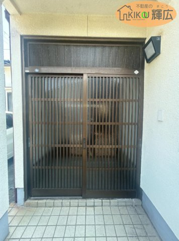 明石市大久保町西島　中古戸建の玄関