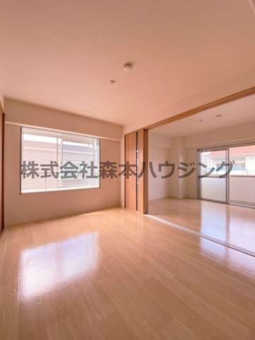 【洋室】 | 　楽友コーポ3号館 | 明るい洋室です
