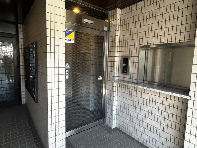 【エントランス】リーヴェルステージ横浜ヒルズ 