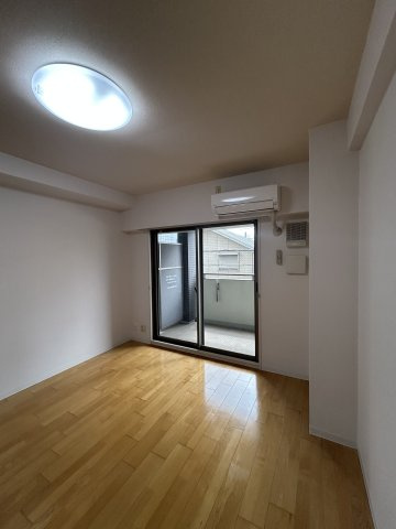 淀川ウエストタワーの洋室