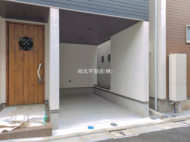 杉並区和田2丁目 全2棟 B号棟の駐車場|和田2丁目の落ち着いた住環境に誕生しました