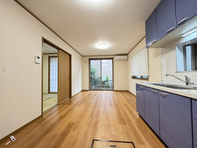 昭島市大神町戸建の居間・リビング
