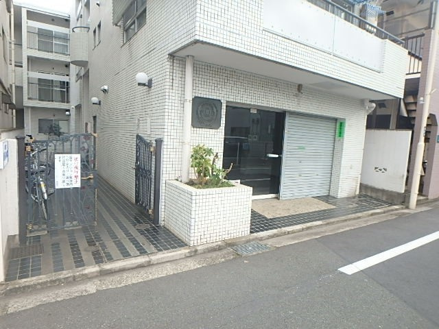 ＭＡＣ武蔵野コートのエントランス