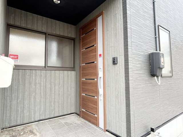 【中古】郡山市八山田西3丁目　　　行健第２小学校、明健中学校の玄関