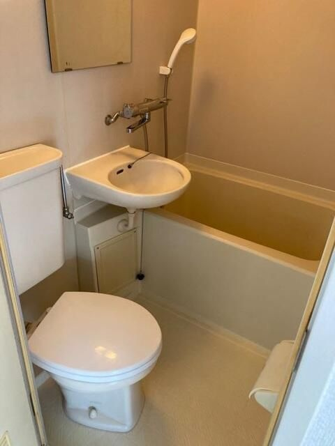 メゾンガーデニアの浴室