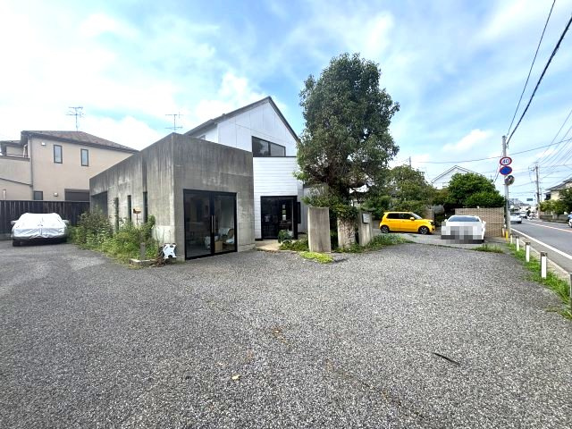 中古店舗付き住宅　柏市酒井根7丁目の駐車場