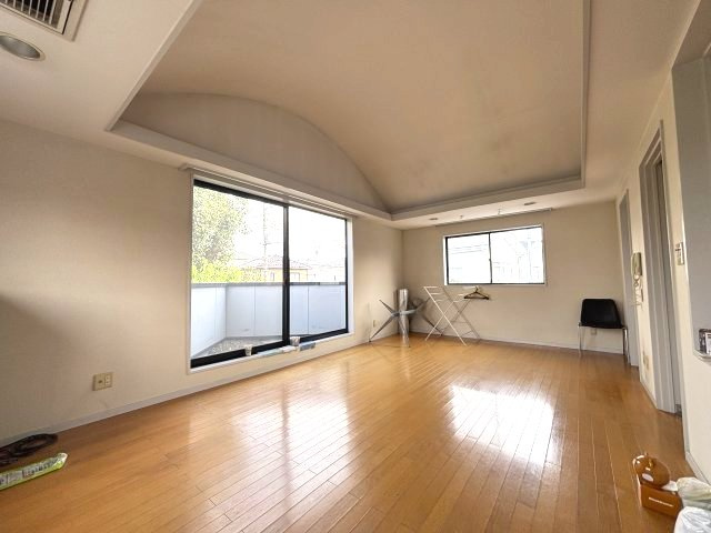 中古店舗付き住宅　柏市酒井根7丁目の居間・リビング