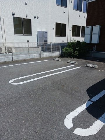 ラ・グリシーヌⅡの駐車場|駐車場があります