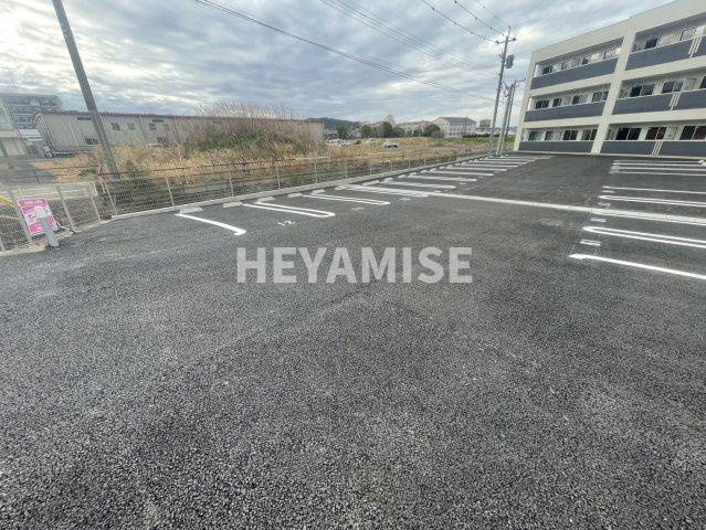 モンターニュ諫早の駐車場