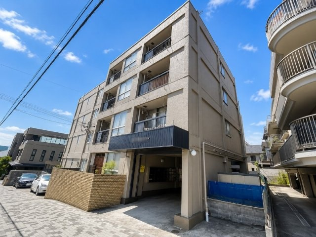 六甲コーポラスの外観