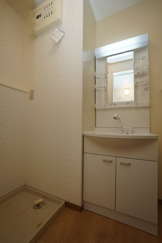 ラッキータウン庭瀬G棟の洗面所|使いやすい洗面所です
