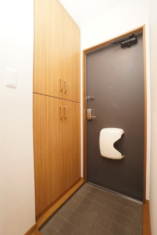 ラッキータウン庭瀬G棟の玄関|ゆったりとした玄関です