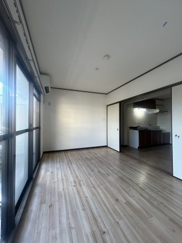 アルトピノ花川の洋室