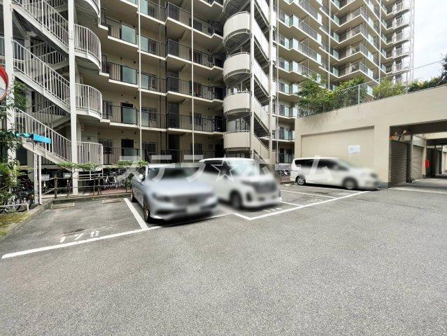 コスモシティ森林公園参番館の駐車場|駐車場です