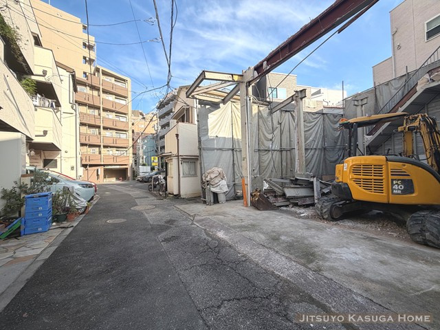 【前面道路含む現地写真】