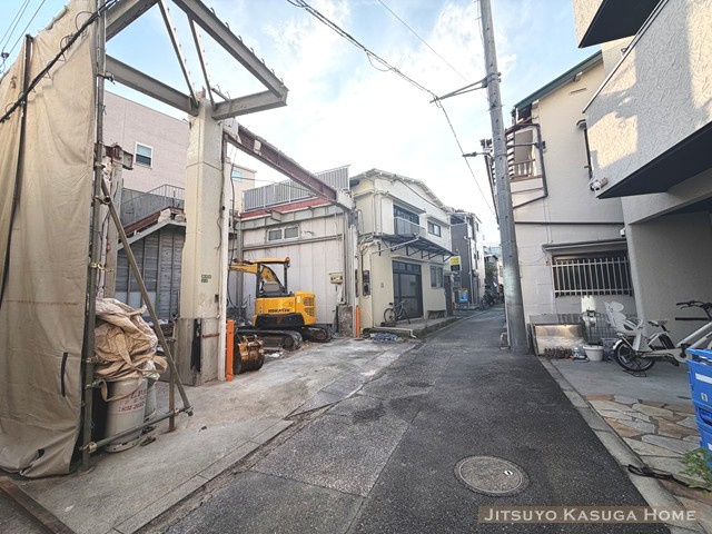 【前面道路含む現地写真】