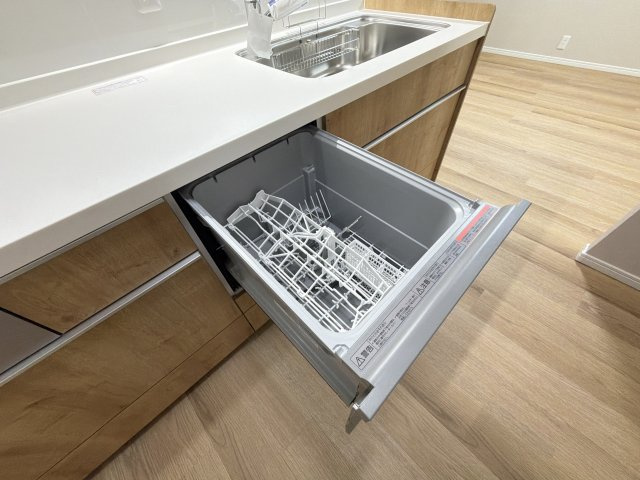 グリーンマンション神松寺ナチュレ参番館のキッチン|【新品】洗い物の家事を簡単に！除菌もできる「食器洗浄乾燥機」付きです♪