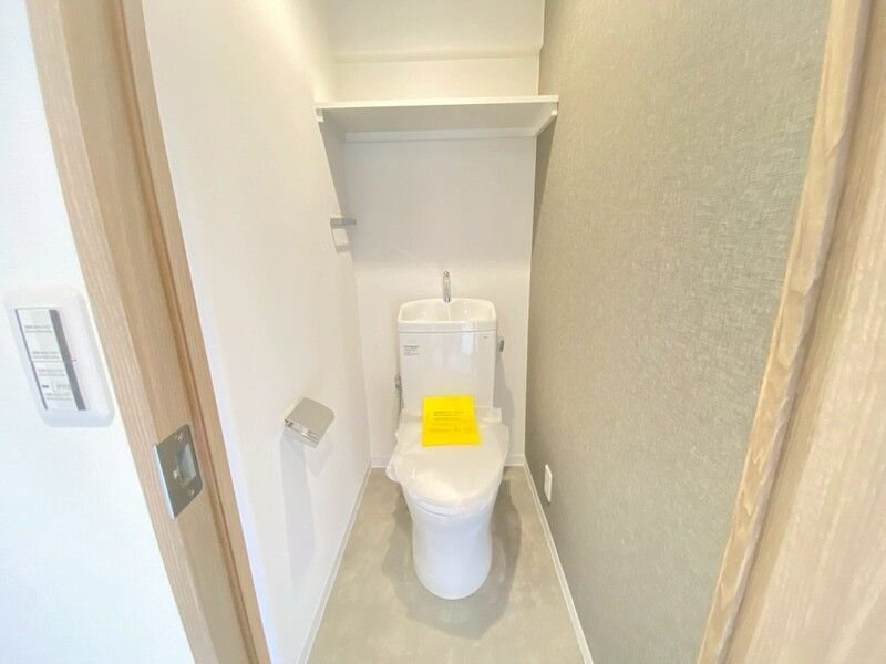 芦屋市清水町の賃貸マンションのトイレ