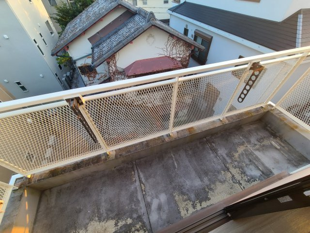 芦屋市大原町の賃貸マンションのバルコニー