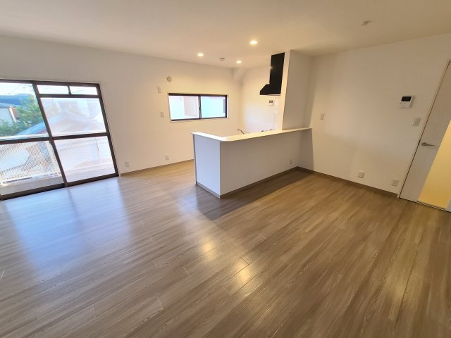 芦屋市大原町の賃貸マンションの居間・リビング