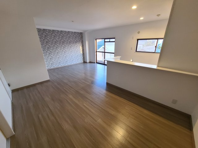 芦屋市大原町の賃貸マンションの居間・リビング
