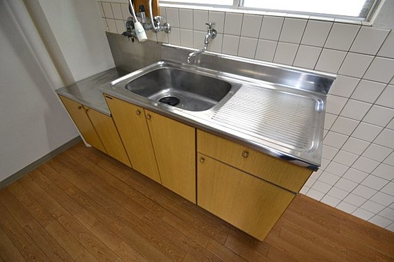 神戸市灘区岩屋北町４丁目の賃貸マンションのキッチン