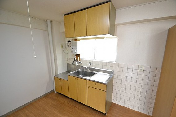 神戸市灘区岩屋北町４丁目の賃貸マンションのキッチン