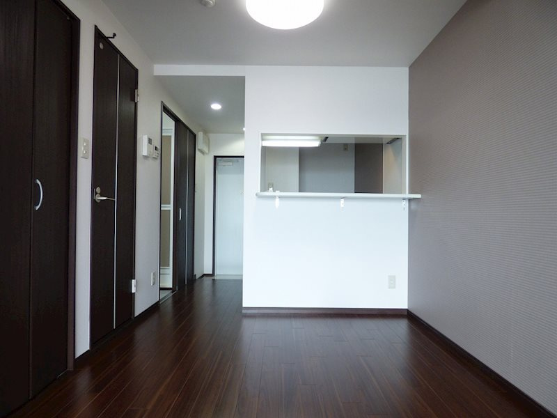 神戸市灘区岩屋北町５丁目の賃貸マンションの居間・リビング