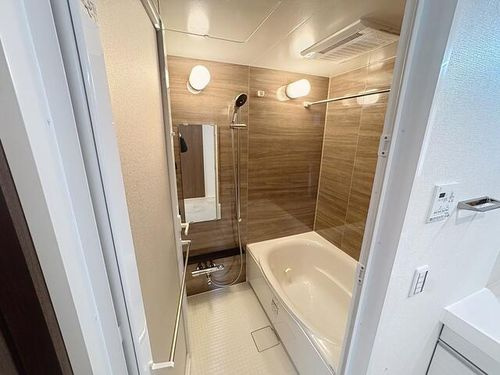 神戸市東灘区岡本１丁目の賃貸マンションの浴室