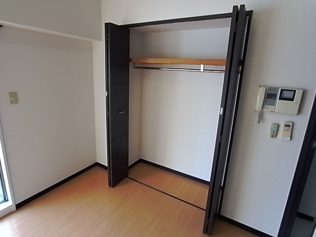 神戸市中央区海岸通４丁目の賃貸マンションの収納