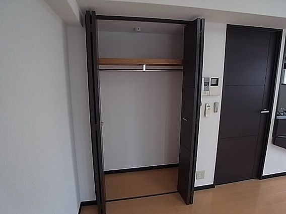神戸市中央区海岸通４丁目の賃貸マンションの収納