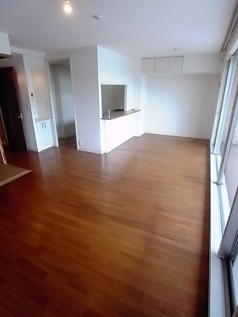 西宮市甲子園口４丁目の賃貸マンションの居間・リビング