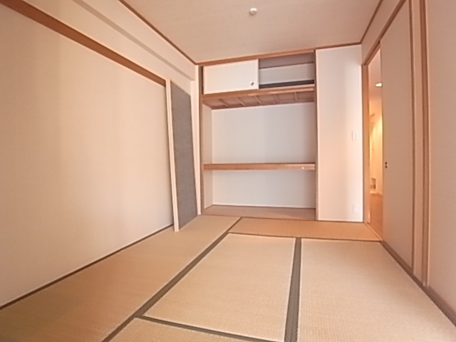 西宮市甲子園口４丁目の賃貸マンションの居間・リビング