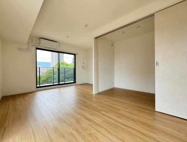 西宮市松原町の賃貸マンションの居間・リビング
