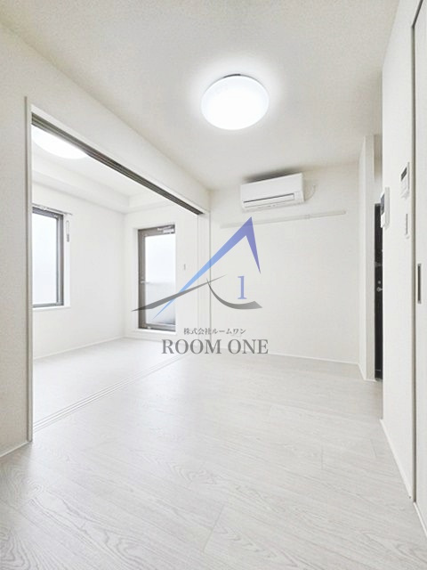 b’CASA池袋WESTの居間・リビング|洋室のお部屋です。