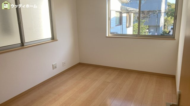 川口市北園町　中古一戸建ての洋室