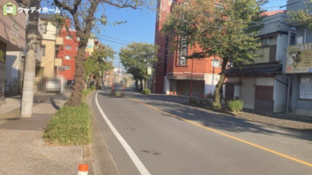 川口市北園町　中古一戸建ての前面道路含む現地写真