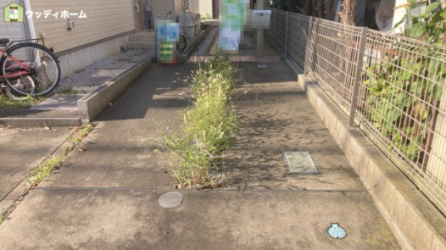 川口市北園町　中古一戸建ての駐車場