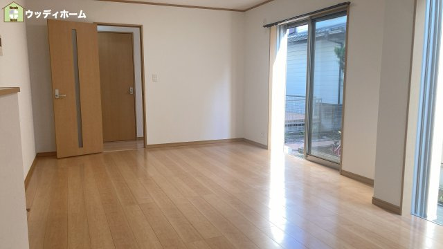 川口市北園町　中古一戸建ての居間・リビング
