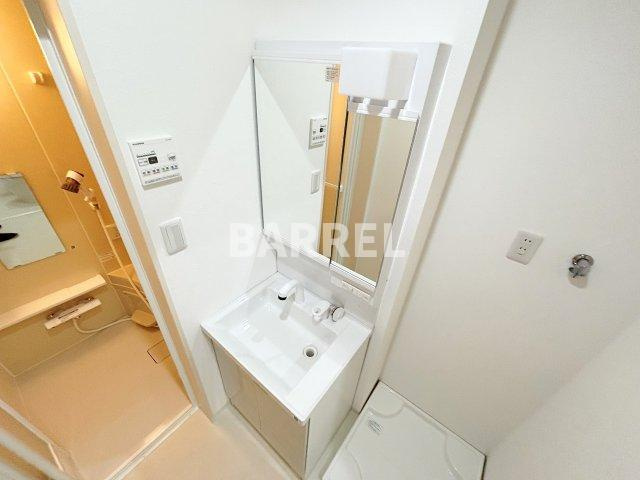 ヴェルメゾン三津屋中の独立洗面台