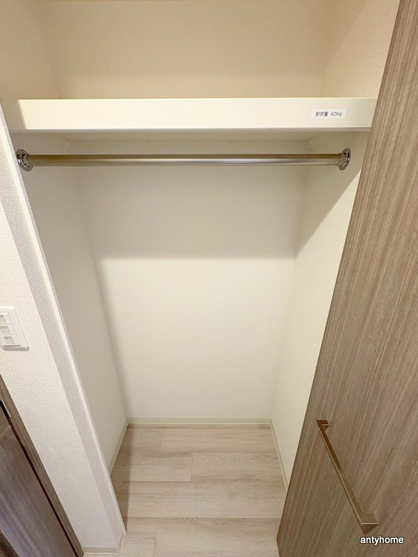 プレサンス　ＤＯＭＥＣＩＴＹ　コレーレ　仲介手数料無料の収納