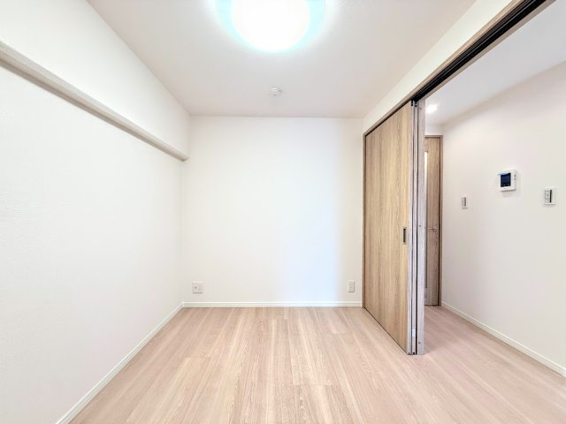 グリーンコーポ東戸塚A棟の洋室|◆気持ちの良い風が室内へ入り込む居室。家具を配置しても広々ご利用いただけます！！