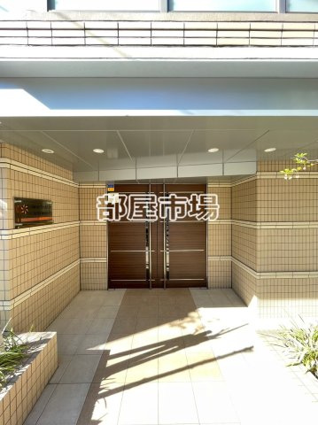 スプレスター上野根岸のエントランス