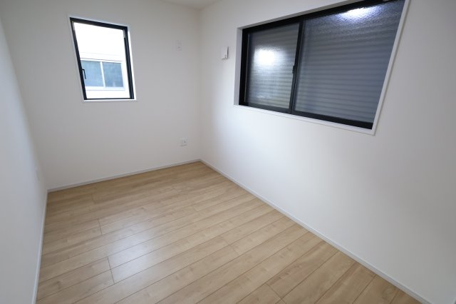 《仲介手数料無料》小金井市貫井南町３丁目1-7新築一戸建てケイアイグレイスの洋室|1階 5帖